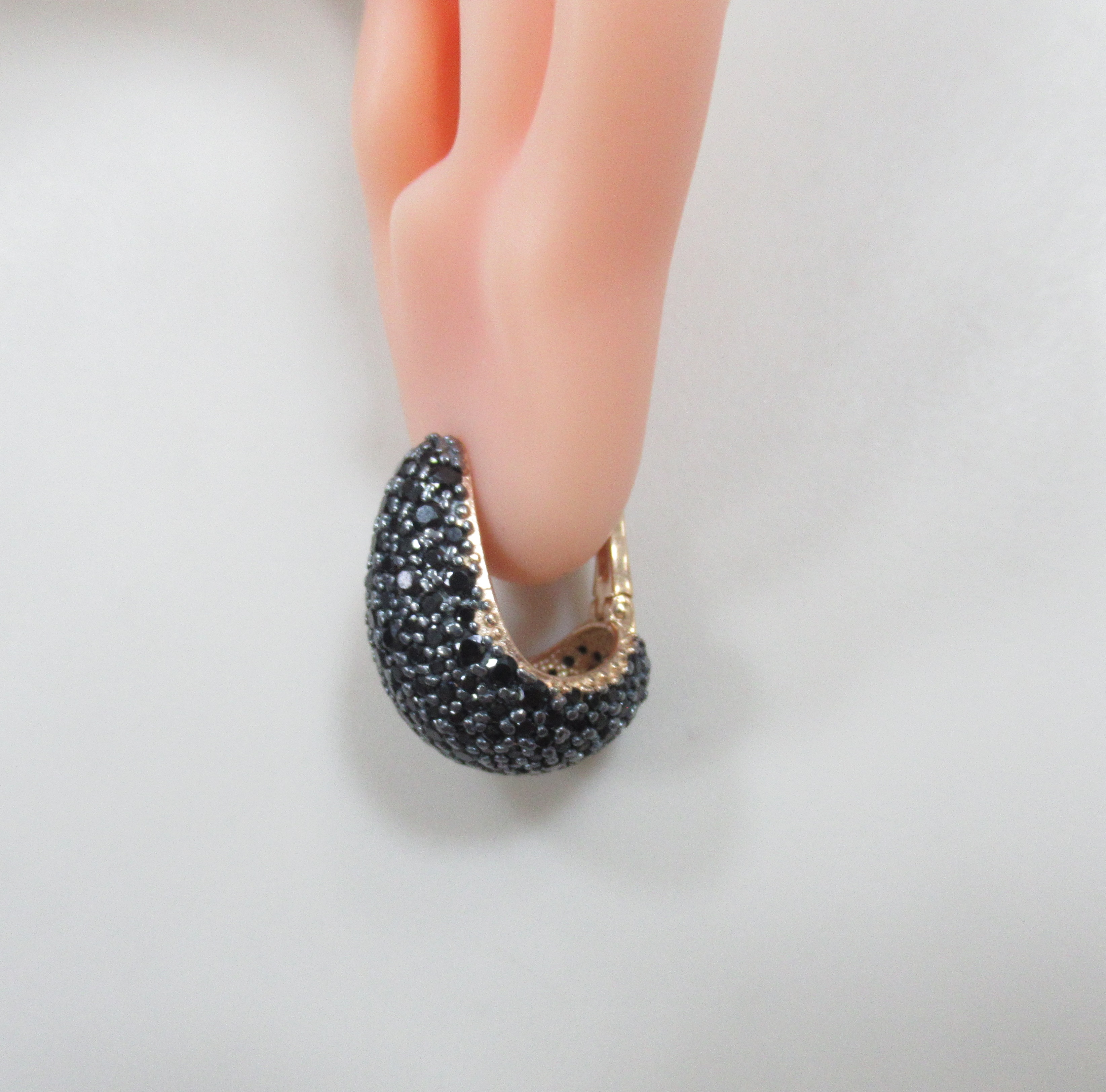 Серебряные серьги со шпинелью